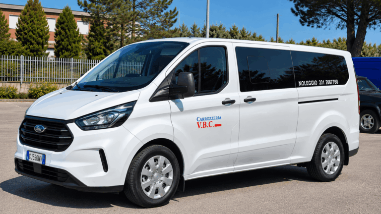 Ford Transit Custom 9 posti a noleggio - Carrozzeria VBC